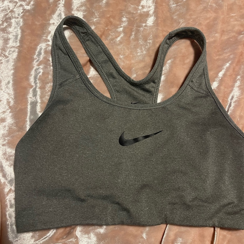 nike dry-fit sports bra